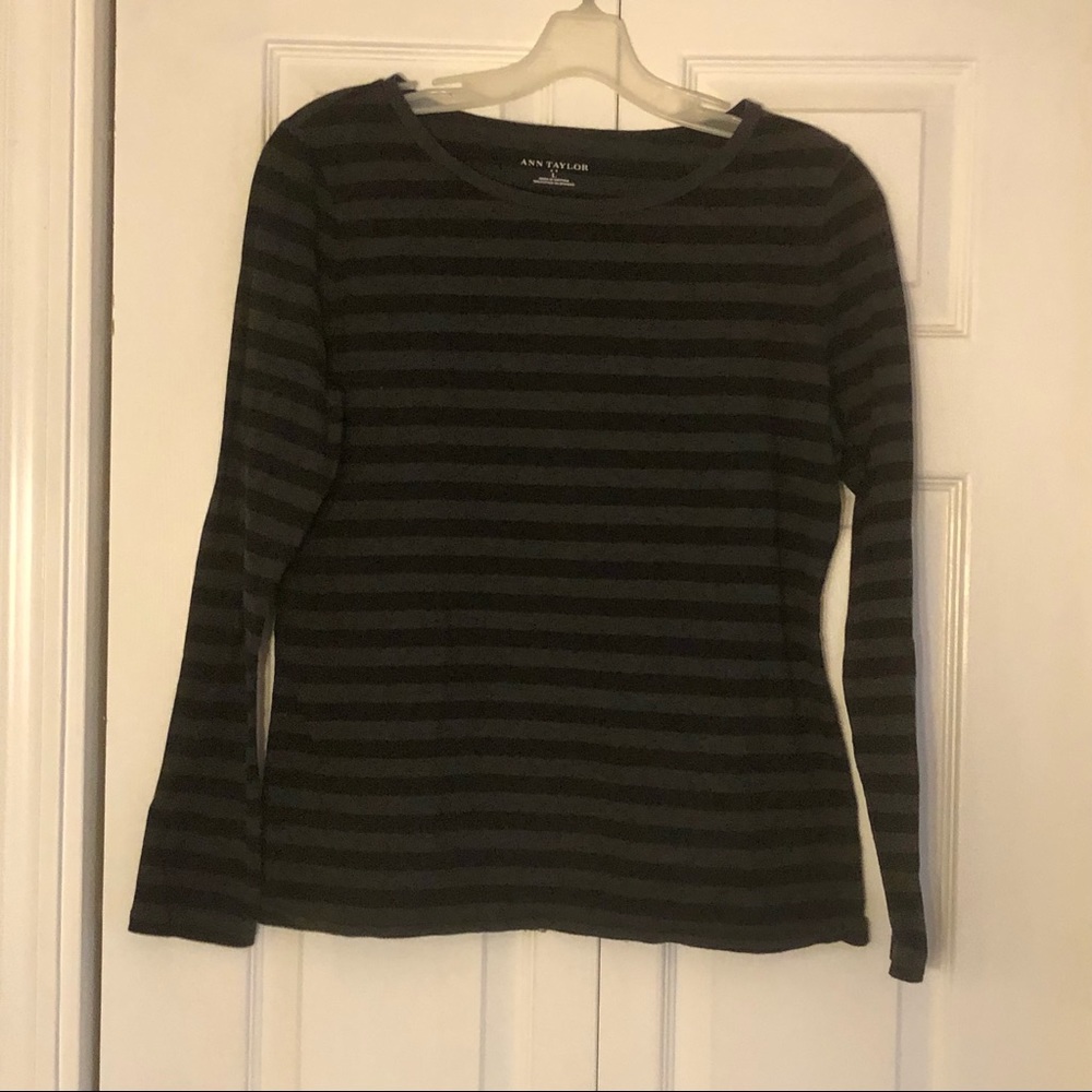 Ann Taylor Long Sleeve Crewneck Top